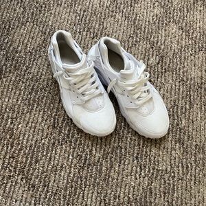 Nike Huaraches sneakers